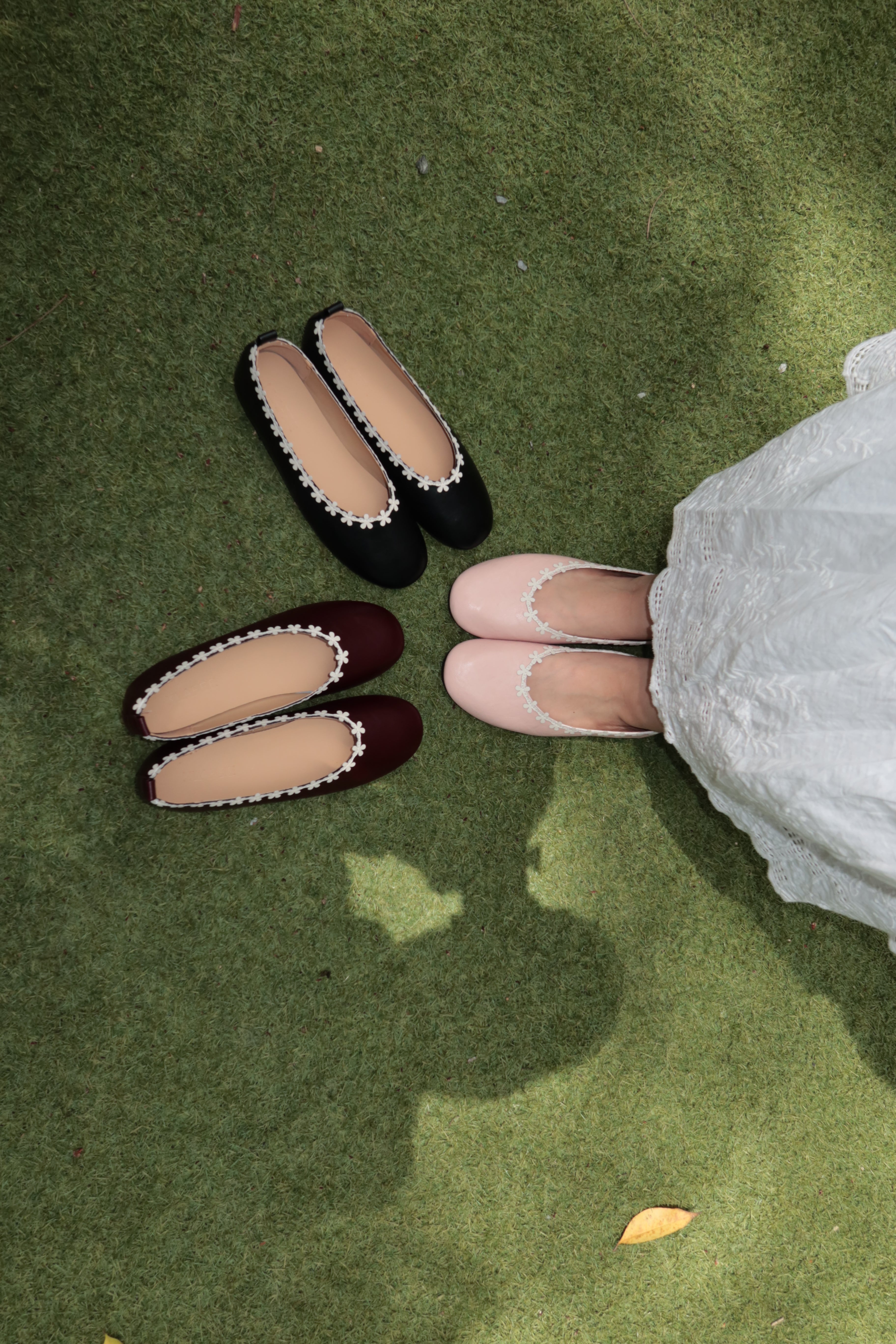 Daisy flats